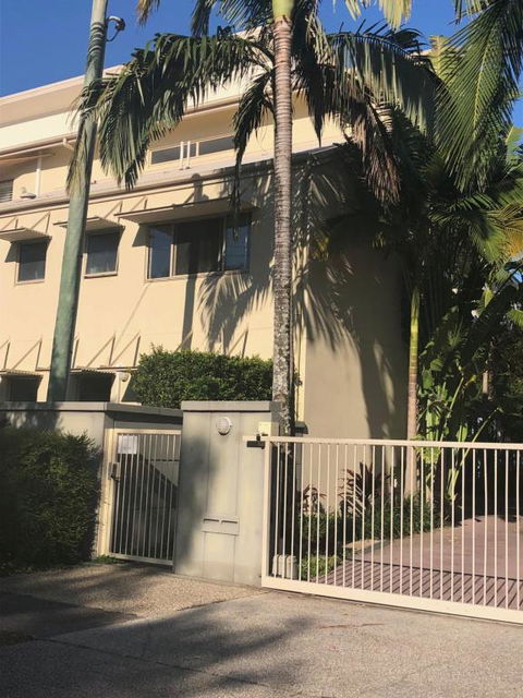 Marniers Reach Apartment #3 - QLD Tourism 1
