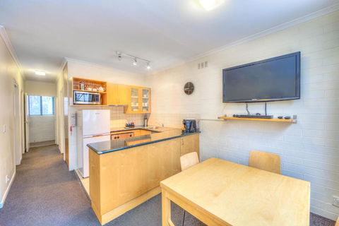 Snow Ski Apartments 09 - Queensland Tourism 6