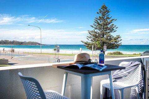 Beachfront One Mollymook - QLD Tourism 1