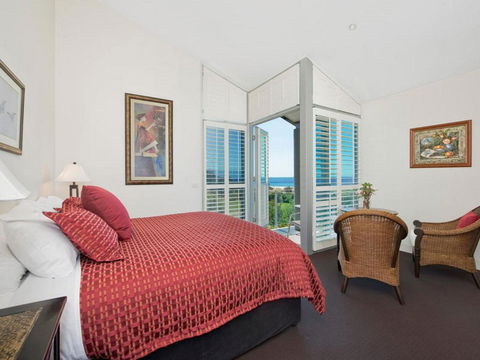 Louvres - QLD Tourism 5