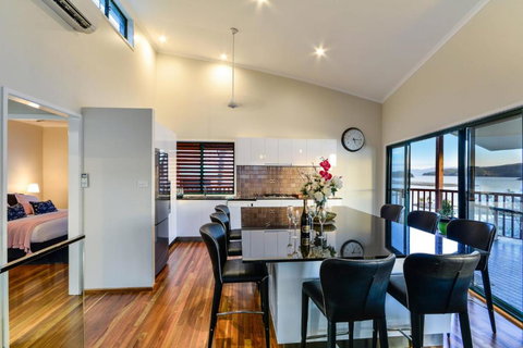 NEWLY BEAUTFULLY RENOVATED 16 The Casuarina 3 Bedroom House With 180 Degree Ocean Views - QLD Tourism 5