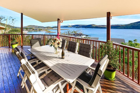 NEWLY BEAUTFULLY RENOVATED 16 The Casuarina 3 Bedroom House With 180 Degree Ocean Views - QLD Tourism 2