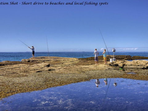 Ocean Pines Unit 1 Blue Bay NSW - QLD Tourism 2