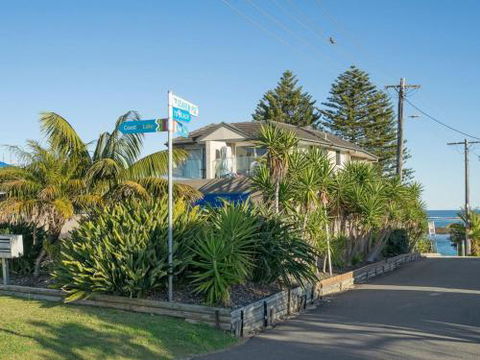 Ocean Pines Unit 1 Blue Bay NSW - QLD Tourism 6