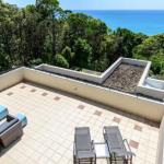 Ocean Break Coolum - Queensland Tourism 0