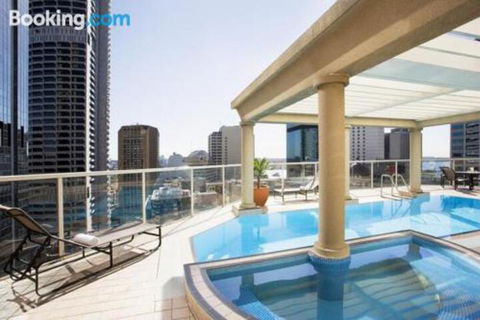 Bond 215 - Queensland Tourism 4