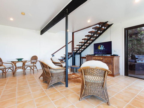 Whale Tales 78 Lentara Street FANTASTIC WATER VIEWS OVER FINGAL BEACH - QLD Tourism 6