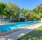 Baden 90 Rainbow Shores Resort Unit Pools Tennis Court Walk To Beach - Queensland Tourism