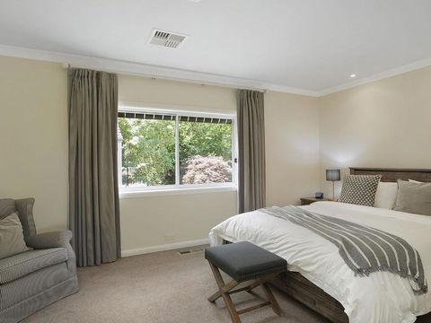 Hillview Cottage Classic Country Comfort & Charm - Queensland Tourism 6