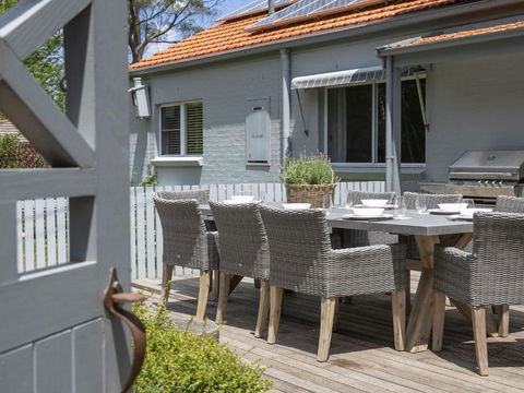 Hillview Cottage Classic Country Comfort & Charm - Queensland Tourism 2