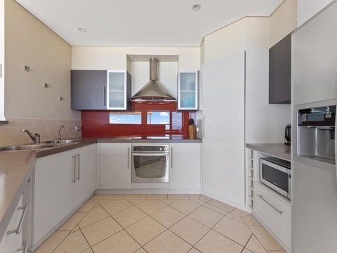 Aqua Shores Penthouse - QLD Tourism 1