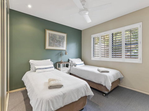 Aqua Shores Penthouse - QLD Tourism 6