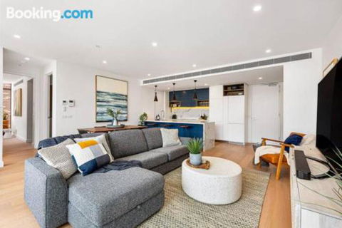 Luxe 101 At Martha Cove Waterfront Luxury On The Marina Walk To Beach - QLD Tourism 0