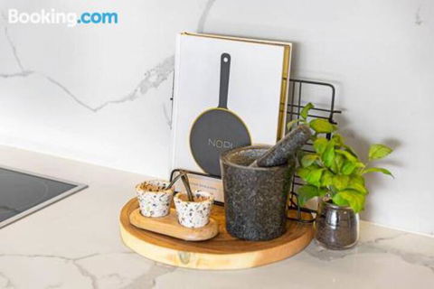 Luxe 101 At Martha Cove Waterfront Luxury On The Marina Walk To Beach - QLD Tourism 4