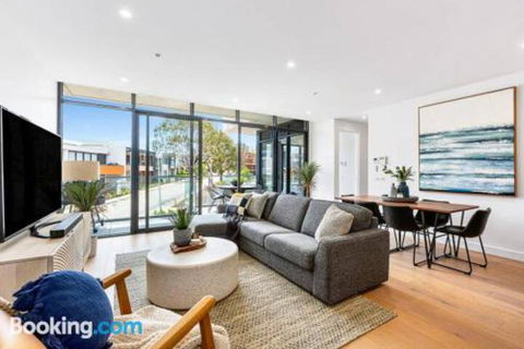 Luxe 101 At Martha Cove Waterfront Luxury On The Marina Walk To Beach - QLD Tourism 5