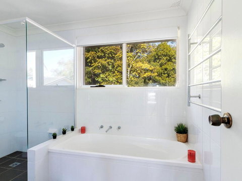 Hit The Beach - QLD Tourism 3