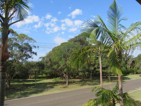 Cabenay 3 VIEWS ACROSS THE PARK - QLD Tourism 5
