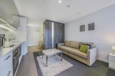A Cozy & Comfy Studio Next To Southern Cross - QLD Tourism 6