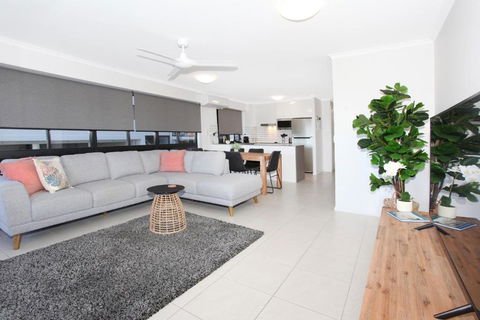 Unit 1 Phoenix Apartments Coolum Beach - Queensland Tourism 6