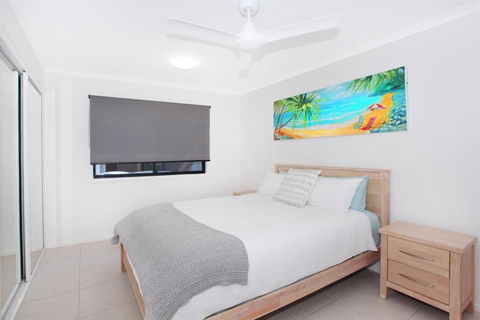 Unit 1 Phoenix Apartments Coolum Beach - Queensland Tourism 4