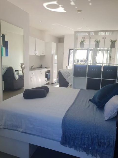 Great Location Hip Studio 5Km To City - QLD Tourism 2