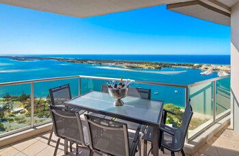 Luxury 3BR Apt With Incredible Views - QLD Tourism 5