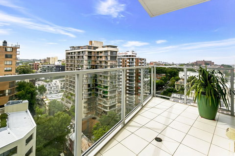 Vibrant Inner City Apartment SHIL2 - QLD Tourism 3