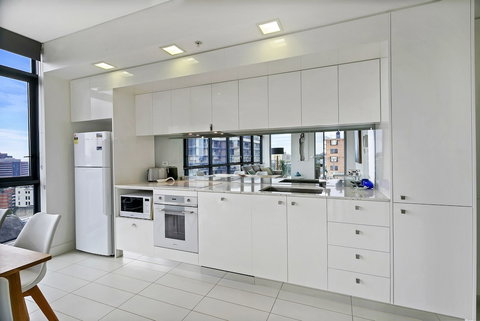 Vibrant Inner City Apartment SHIL2 - QLD Tourism 6
