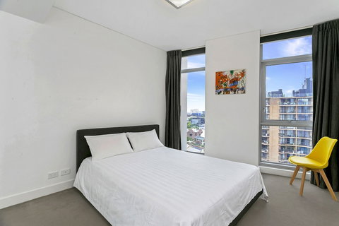 Vibrant Inner City Apartment SHIL2 - QLD Tourism 1