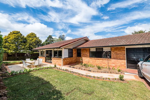 Hedge House- Luxury Space Style Location - QLD Tourism 0