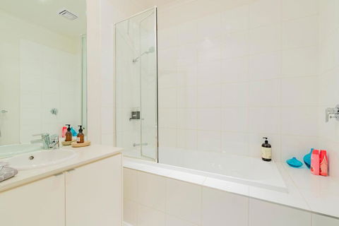 Stylish 3 Bedroom Condo - QLD Tourism 6
