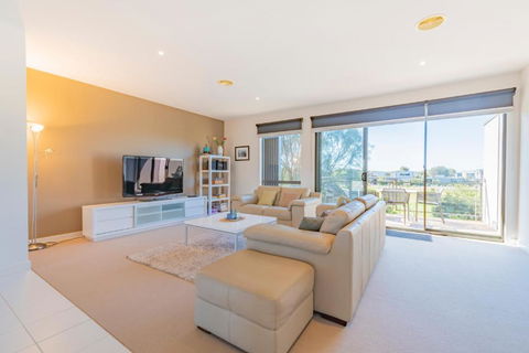 Stylish 3 Bedroom Condo - QLD Tourism 2