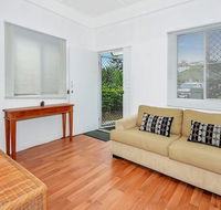 Easy Going Holiday Unit On McKenzie MK6 - QLD Tourism