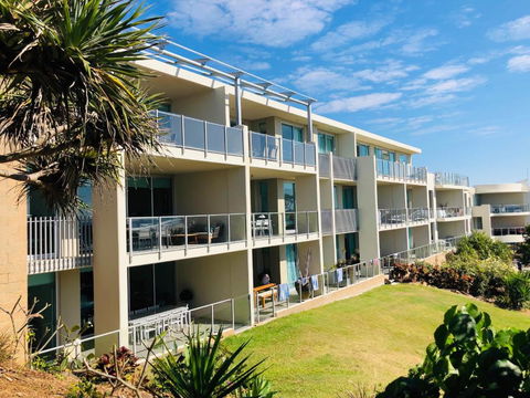 Absolute Beachfront Cabarita Beach Ocean Views 3 Bed Apartment - QLD Tourism 4