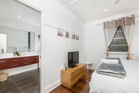 A PERFECT STAY - Aaloka Bay - QLD Tourism 6