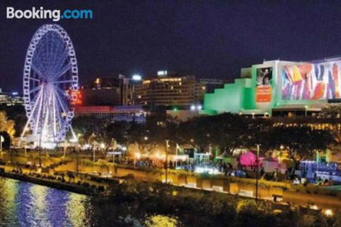 3br Stylish Apt CBD River & City Views SpaSaunaPoolWIFINetflix - QLD Tourism 3