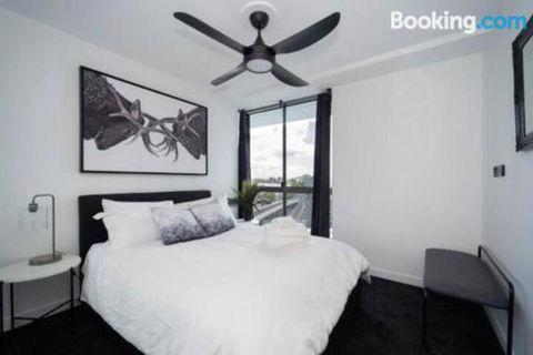 3br Stylish Apt CBD River & City Views SpaSaunaPoolWIFINetflix - QLD Tourism 5