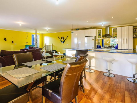 Waterviews - QLD Tourism 6