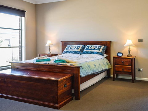 Valencia - QLD Tourism 2