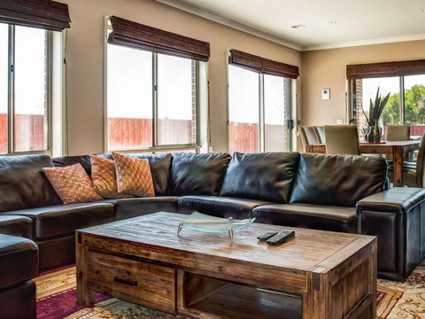 Valencia - QLD Tourism 6