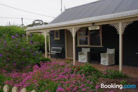 Schoolhouse Cottage American River - QLD Tourism 3