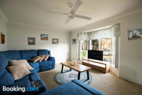 Family Getaway Close To Beach & Restaurants - Queensland Tourism 0