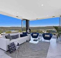 Stylish Penthouse with Views  Jacuzzi - Queensland Tourism