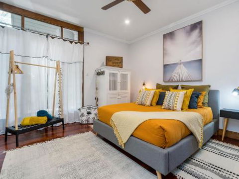 Black Beauty Studio - QLD Tourism 4