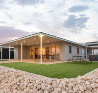 4 Corella Court Brand New Magnificent Marina Home With Wi Fi - QLD Tourism