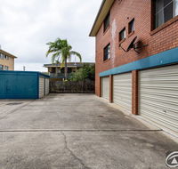 Air Conditioned Unit Stones Throw to the Waterfront - Queensland Tourism