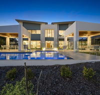 Luxury Canal Front Holiday House Raptor Pde Banksia Beach - Queensland Tourism