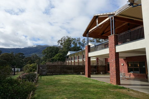 El Kanah Retreat - QLD Tourism 1