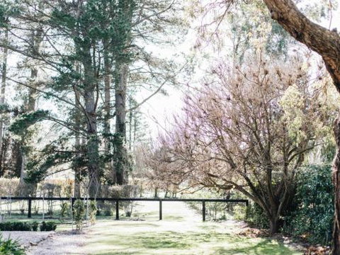 KIRRIEMUIR Burradoo Southern Highlands 4pm Check Out Sunday - Queensland Tourism 1