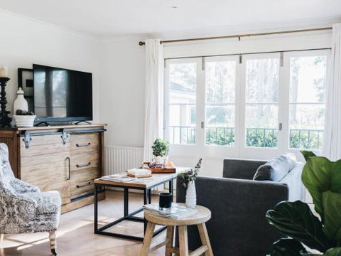 KIRRIEMUIR Burradoo Southern Highlands 4pm Check Out Sunday - Queensland Tourism 2